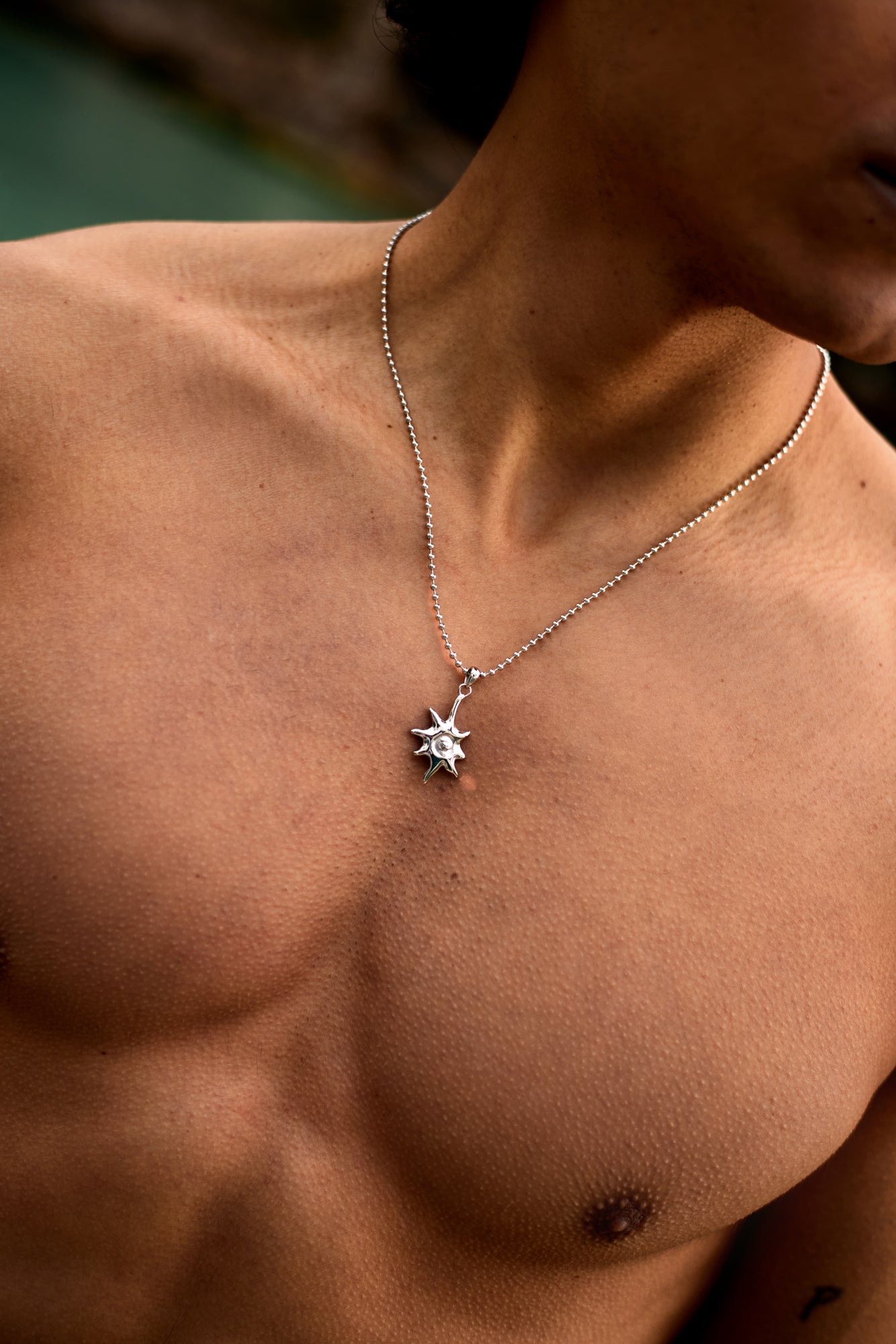 ARA NECKLACE