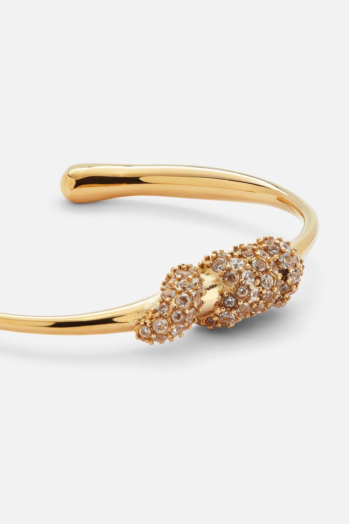 ESSENCE BRACELET