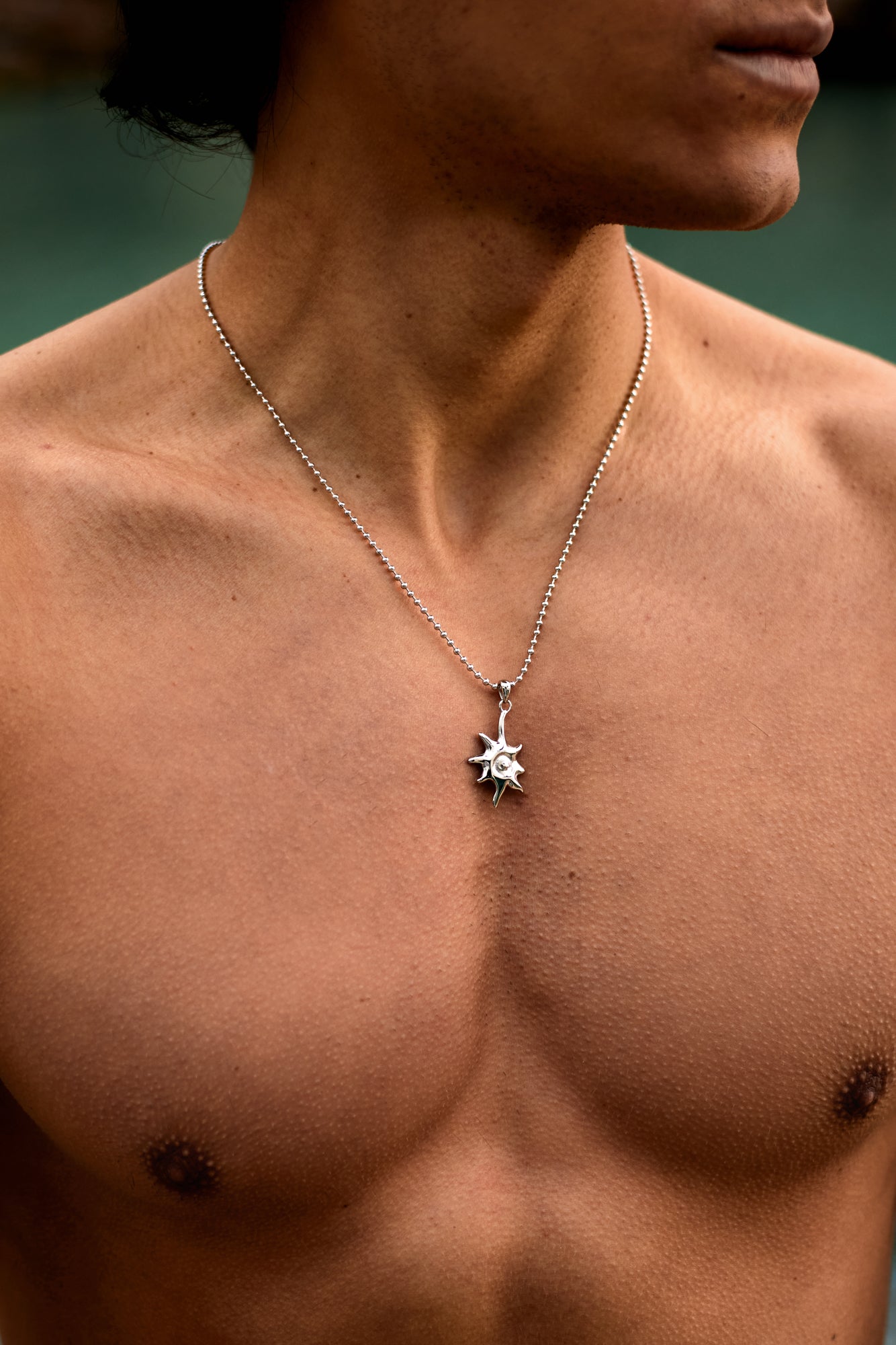 ARA NECKLACE