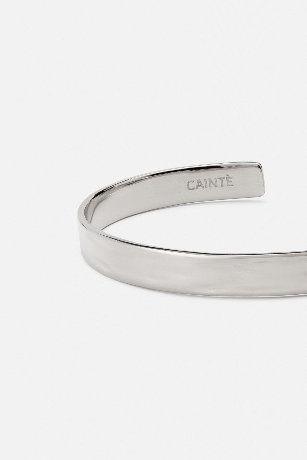 CAINTÈ HAMMERED BRACELET