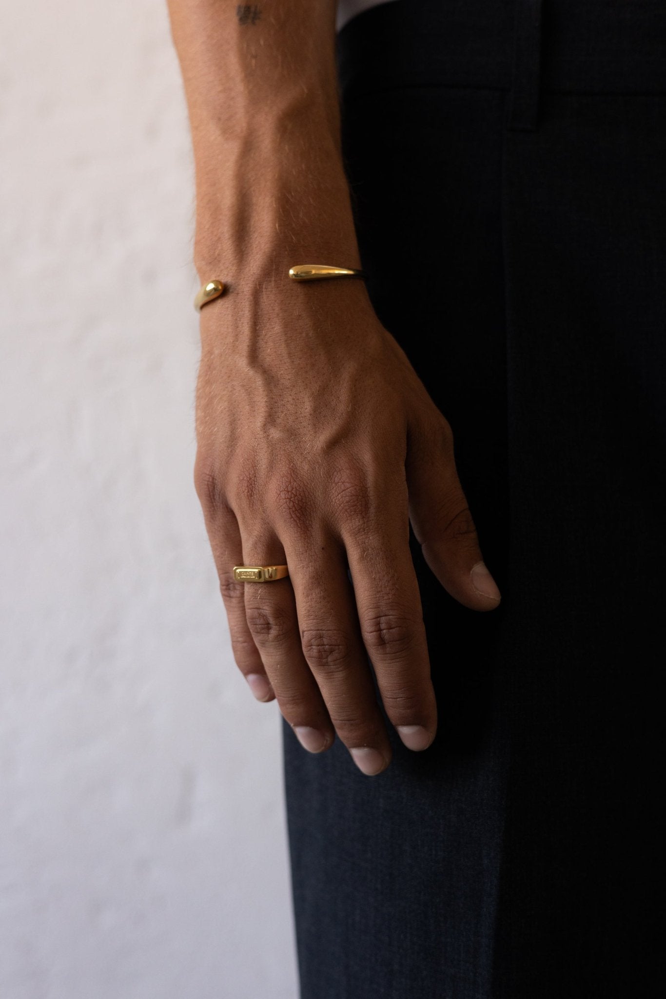 ESSENTIAL RING