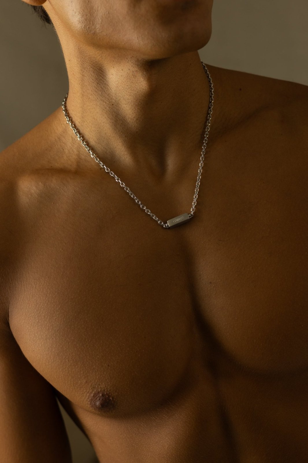 MAGNET NECKLACE BRUSHED