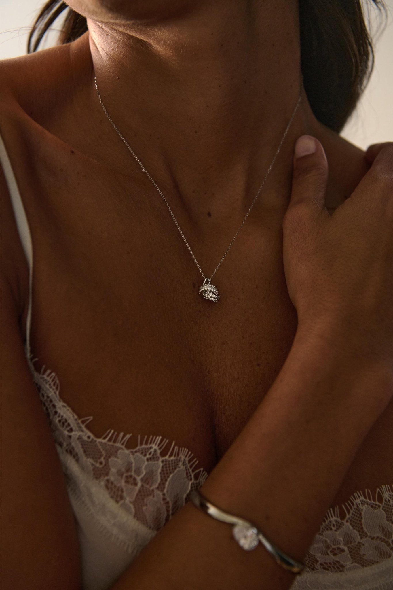 VAINE NECKLACE