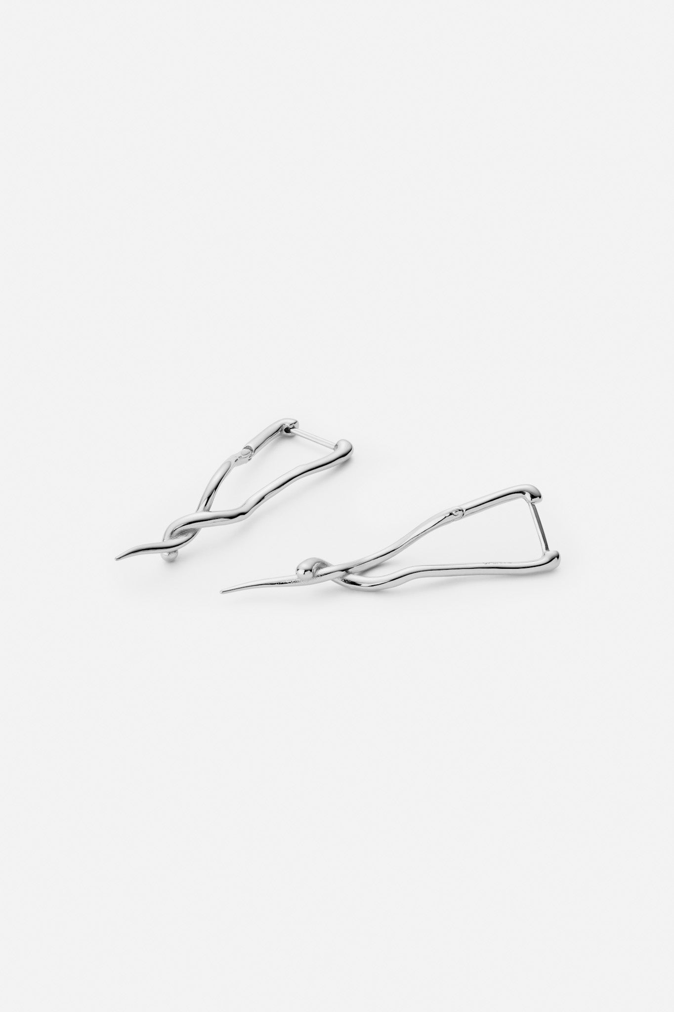 POISE EARRINGS