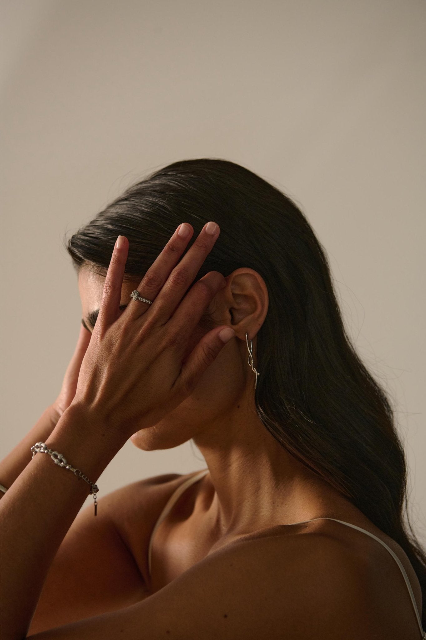 POISE EARRINGS
